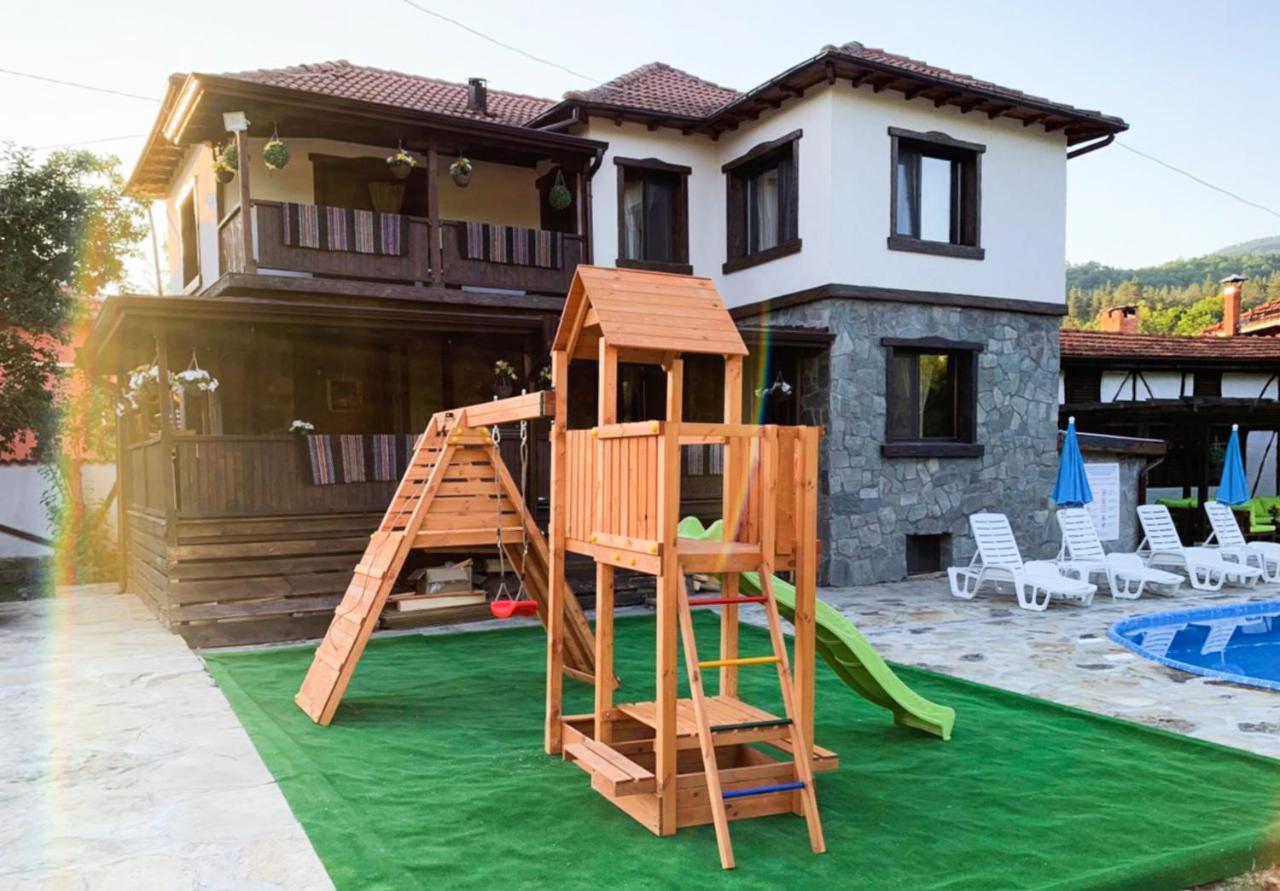 Карамановите Къщи Apriltsi  Exterior photo